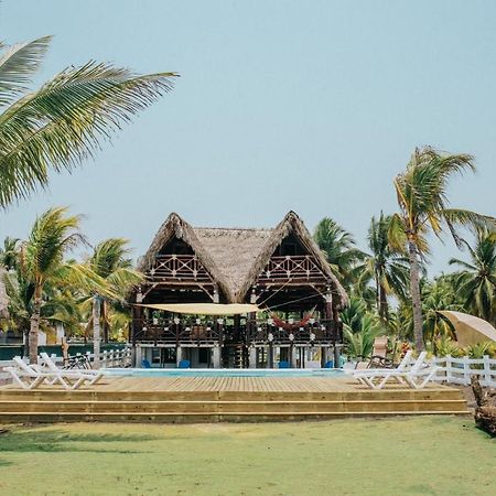 Los Olivos La Playa Hotel Y Restaurante 에스쿠인틀라 외부 사진
